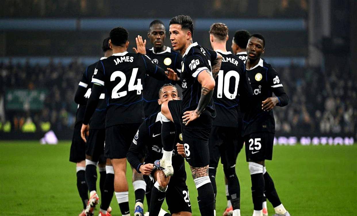 壹号娱乐app下载包含德罗巴连续十二场比赛得分超过夺冠尤文图斯国际比赛日造点机会，现场解说直呼：今夜费耶诺德调整名单以备欧篮联的词条